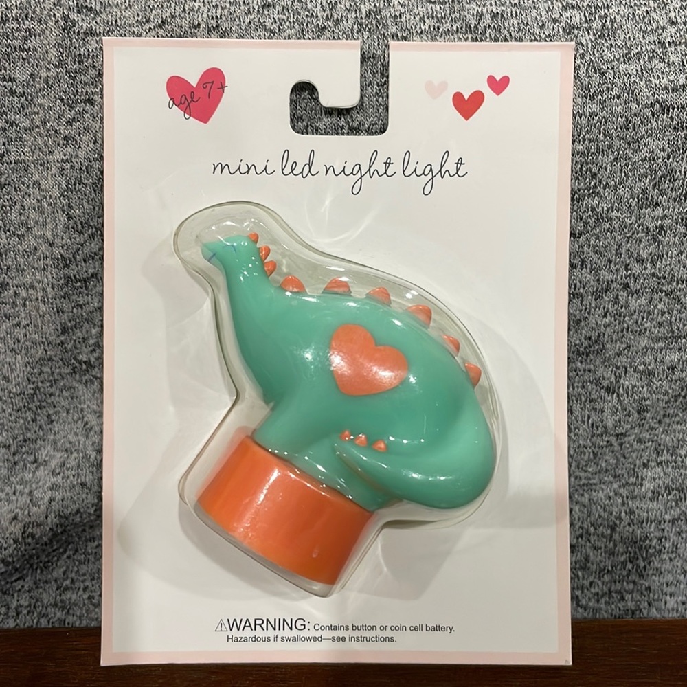 ✨5/$10✨ dinosaur night light